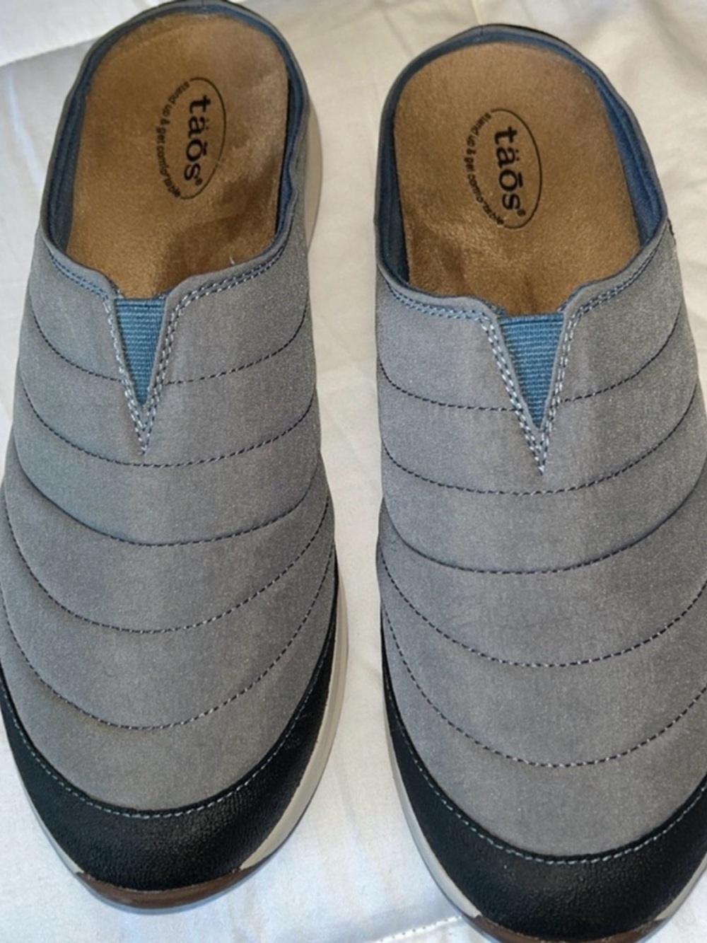 Taos Women’s‎ Grey/Blue Slip-On RIGHT ON Clogs, Size 11M
